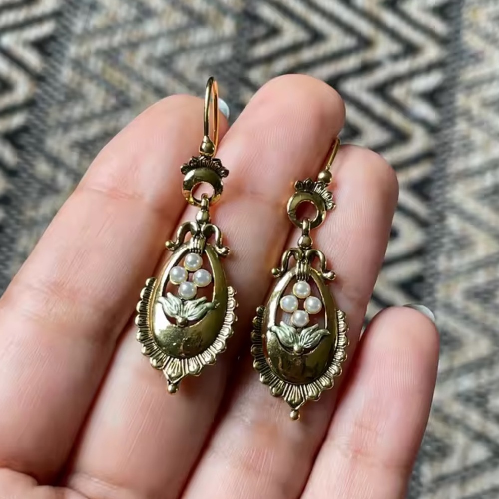 Antique Gold Drop Earrings with Pearls & Leaf Detail - Picture 5 of 13